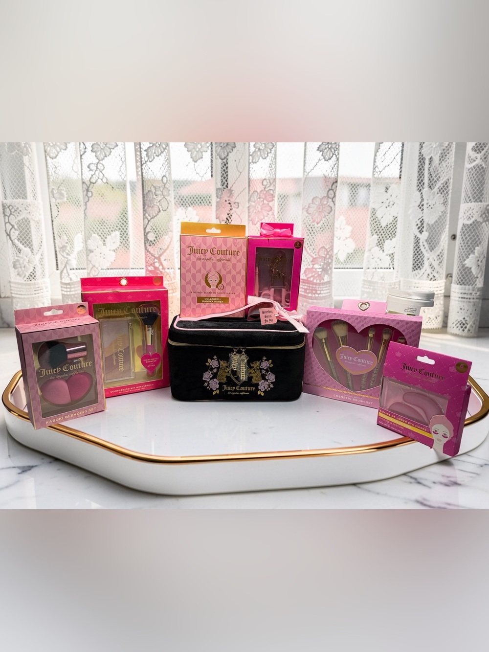 Juicy Couture NWT Black Velvet Cosmetic Case & Beauty Supply Bundle Gift (BJC01)